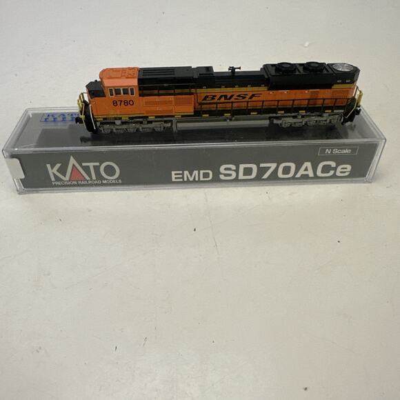 KATO Other - Kato 1768526-DC SD70ACe BNSF #8780 Locomotive N Scale